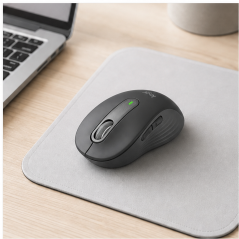 Logitech Signature M650 wireless mouse for comfort